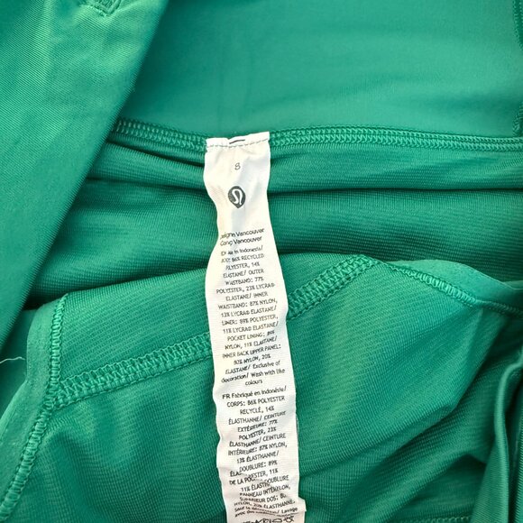 Lululemon Hotty Hot Low-Rise Lined Short 4", size 8, worn twice - Picture 5 of 6